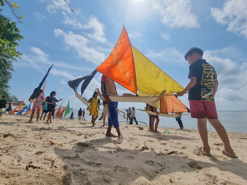 Kids learning to sail — photo 7