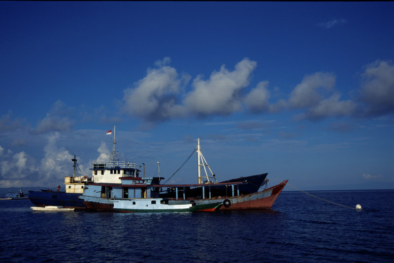 Ships in Indonesia, 1992-2012 — photo 12